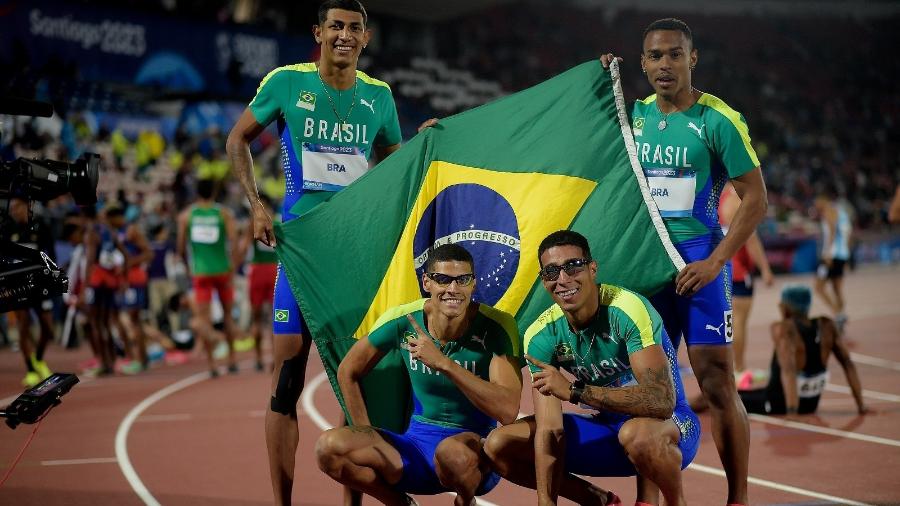 Equipe masculina de revezamento 4x400m conquistou o ouro no Pan 2023