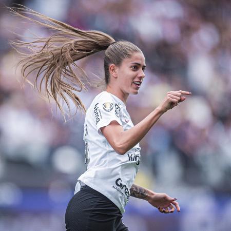 Jheniffer deixou o Corinthians após não renovar o contrato