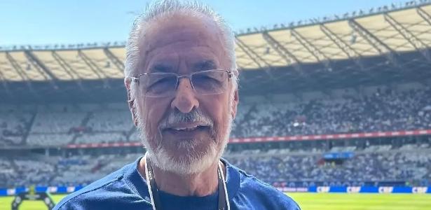 Narrador se retrata por uso de termo racista em transmissão ao vivo.