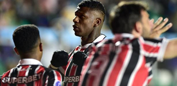 São Paulo sobrevive à altitude, segura Bolívar e vai decidir a vaga em casa