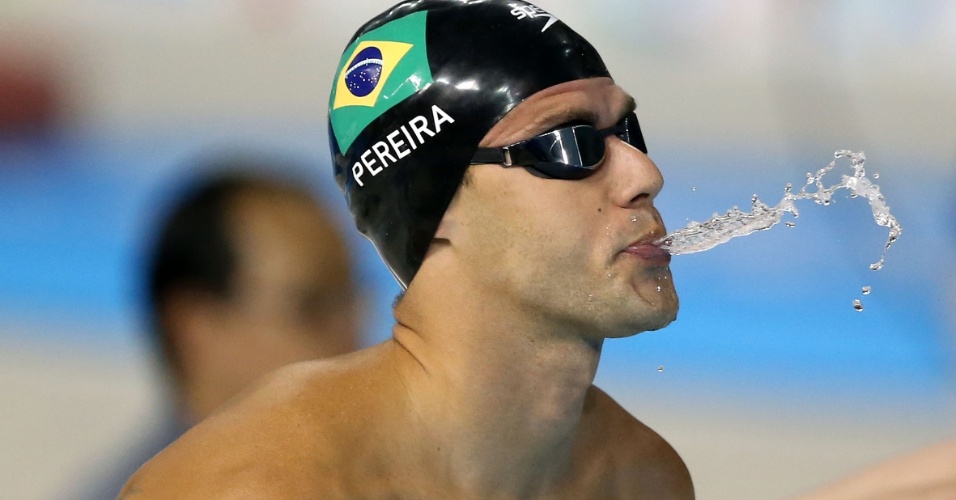 Thiago Pereira se prepara para entrar na água para bateria eliminatória dos 200m peito no Pan de Toronto
