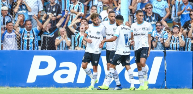 Grêmio goleia Novo Hamburgo em jogo-treino