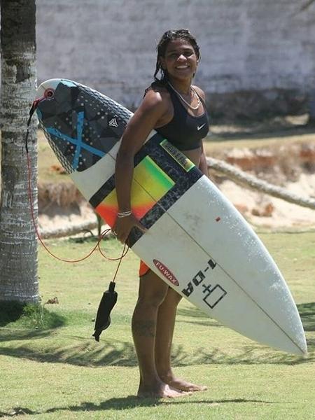 Luzimara Souza, surfista cearense que morreu após ser atingida por um raio em praia de Fortaleza - Reprodução/Instagram