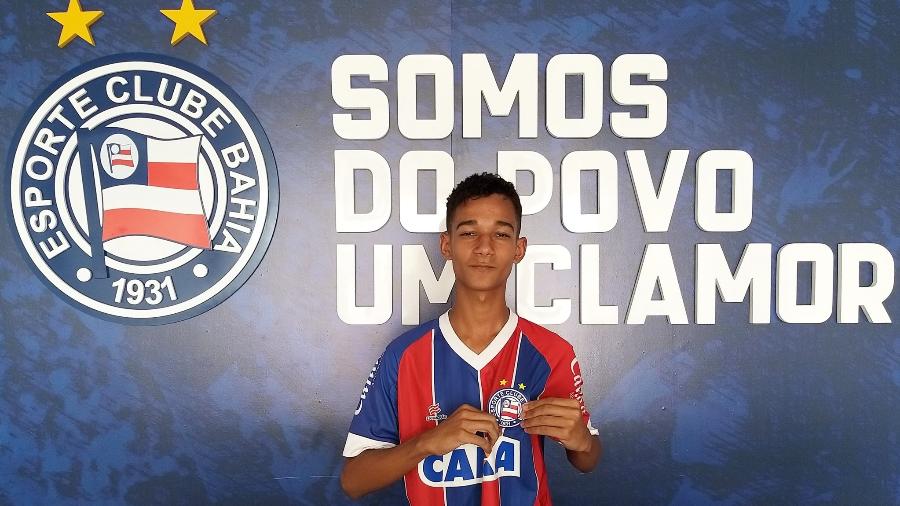 Rogério Cézar, de 15 anos, visita o CT a convite do Bahia - Divulgação/ECBahia