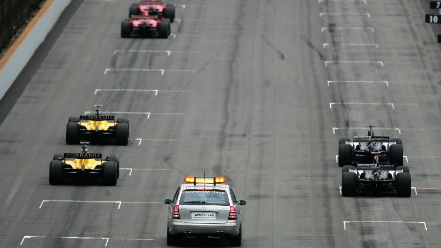 Largada do GP dos Estados Unidos de 2005 - Clive Rose/Getty Images
