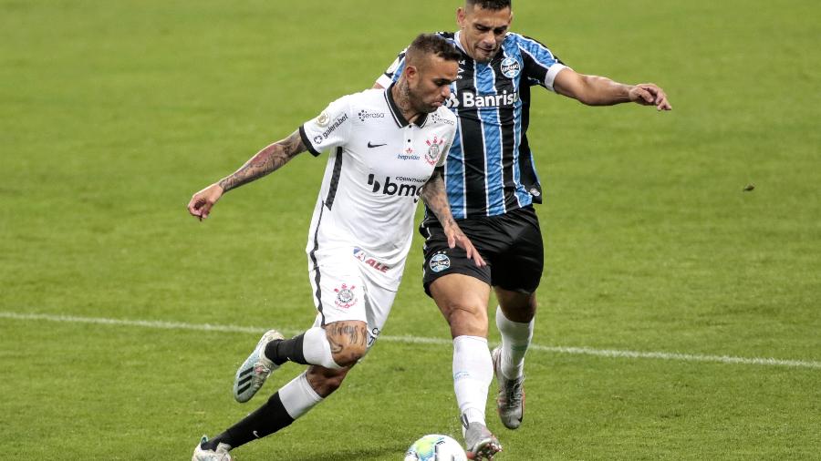 Luan foi titular do Corinthians contra o Grêmio, mas voltou a perder posição para o chileno Araos - Fotos: Rodrigo Coca/Agência Corinthians