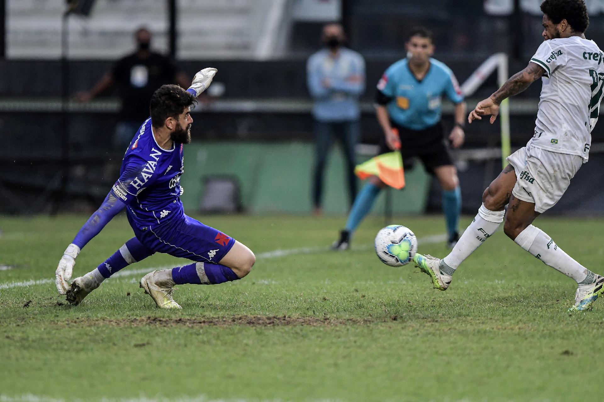 Jogadores do Palmeiras criticam gramado de São Januário após vitória: 