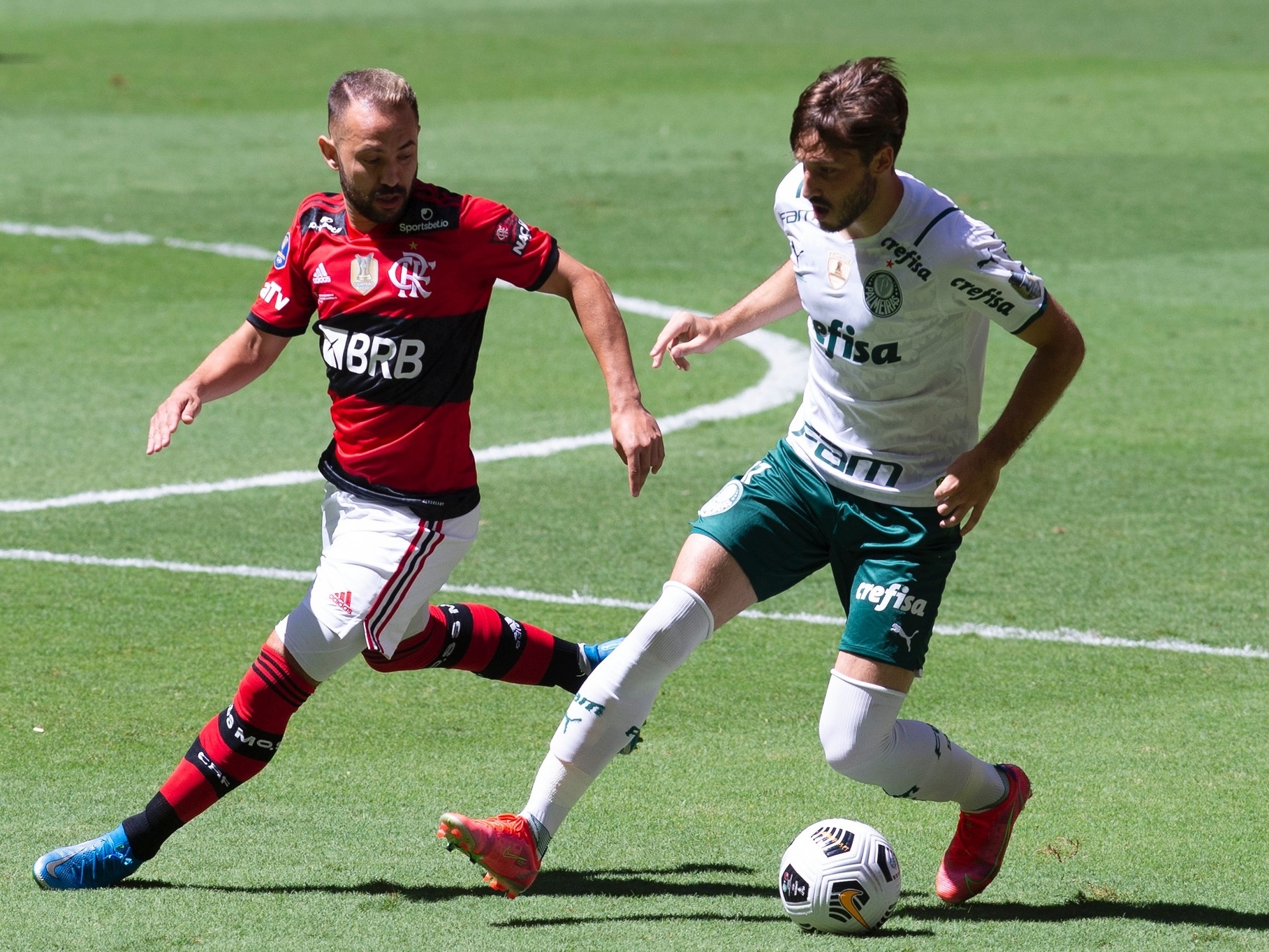 Palmeiras x Flamengo: onde assistir, escalações e arbitragem