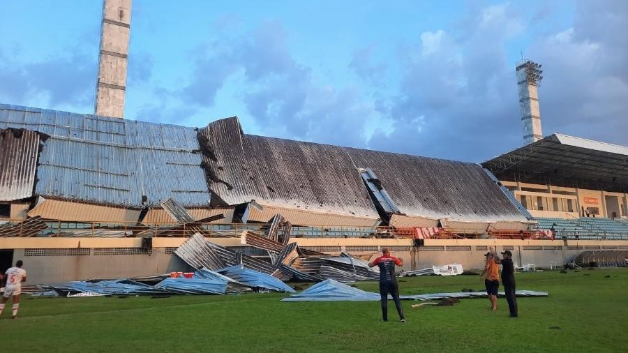 Parte do estádio Frei Epifânio, no Maranhão, desabou durante partida entre Imperatriz e 4 de Julho - Divulgação/Ananda Portilho