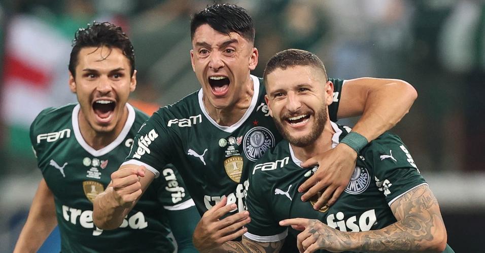 Zé Rafael (à dir.) celebra o seu gol na vitória do Palmeiras sobre o Athletico pela Recopa Sul-Americana