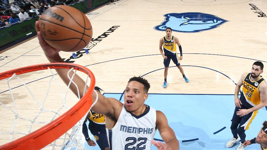 Desmond Bane, do Memphis Grizzlies, sobe para a bandeja em vitória sobre o Indiana Pacers - NBA/Twitter