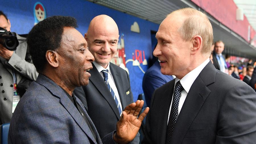 Pelé e presidente Vladimir Putin, da Rússia, em Copa das Confederações de 2017 - Stuart Franklin - FIFA/FIFA via Getty Images