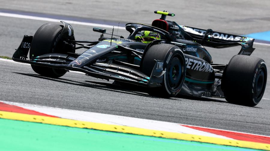 Hamilton, da Mercedes, durante treino livre para o GP da Áustria de Fórmula 1