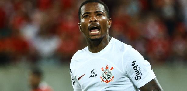 Zagueiro do Corinthians pode ficar um mês fora devido a lesão.