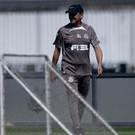 Ramón Díaz durante treino do Corinthians no CT Dr. Joaquim Grava - Rodrigo Coca/Agência Corinthians