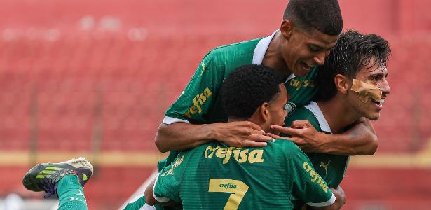 Palmeiras avança à final do Brasileiro Sub-17 ao vencer Botafogo.