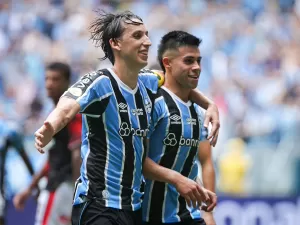 Grêmio se safa, São Paulo honra a camisa 