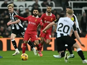 Líder Liverpool cede empate ao Newcastle e vê vantagem diminuir no Inglês