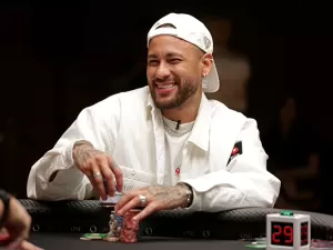 Neymar fatura R$ 70 mil e é 14º em torneio pôquer festivo com seu nome