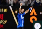 Djokovic derruba Alcaraz após quase 4h, vai à semi e busca 11ª título na Austrália - Fred Lee/Getty Images