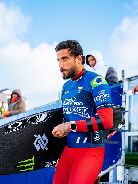 Filipe Toledo caiu nas quartas em Portugal Filipe Toledo caiu nas quartas em Portugal