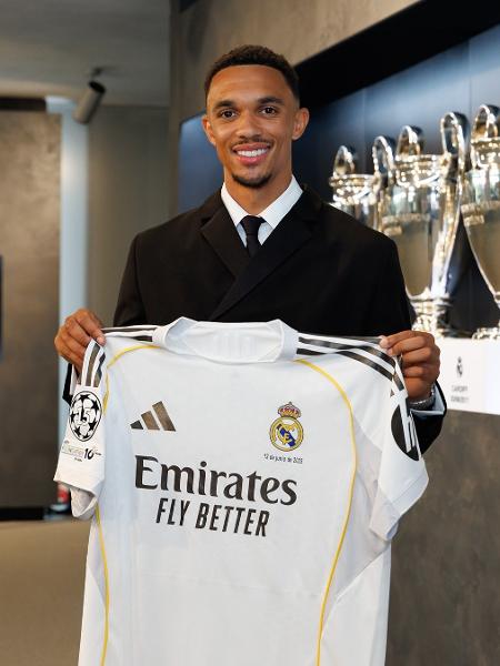 Real Madrid, de Alexander-Arnold, já gastou mais de 100 milhões de euros nesta janela Real Madrid, de Alexander-Arnold, já gastou mais de 100 milhões de euros nesta janela