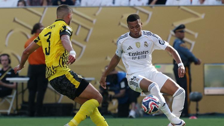 Mbappé saiu do banco durante o 2º tempo de Real Madrid x Borussia Dortmund em Nova Jersey