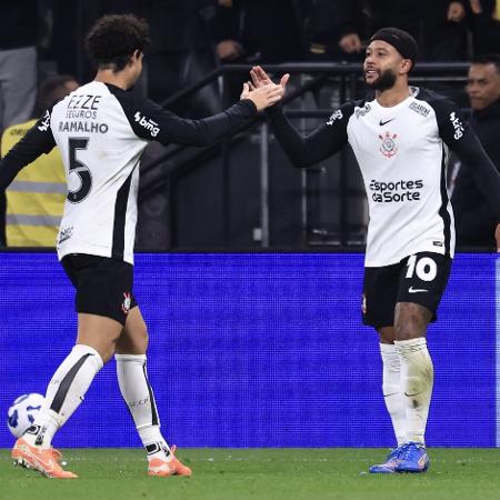Memphis celebra gol em Corinthians x Palmeiras, jogo da Copa do Brasil Memphis celebra gol em Corinthians x Palmeiras, jogo da Copa do Brasil