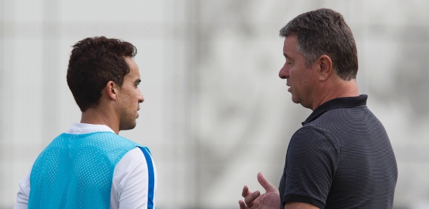 Walmir Cruz conversa com Jadson durante treino do Corinthians - Daniel Augusto Jr. / Ag. Corinthians