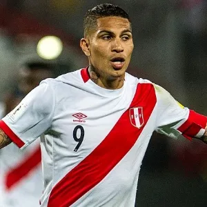 Guerrero comemora gol do Peru contra a Colômbia - undefined