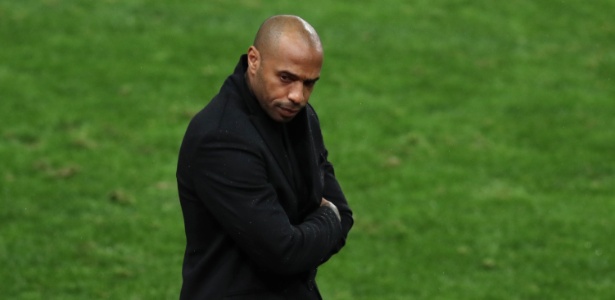 Henry soma cinco jogos como treinador do Monaco: dois empates e três derrotas  - VALERY HACHE / AFP