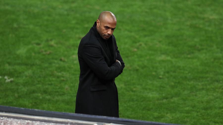 Thierry Henry comanda o Monaco em partida contra o Club Brugge na Champions League - VALERY HACHE / AFP