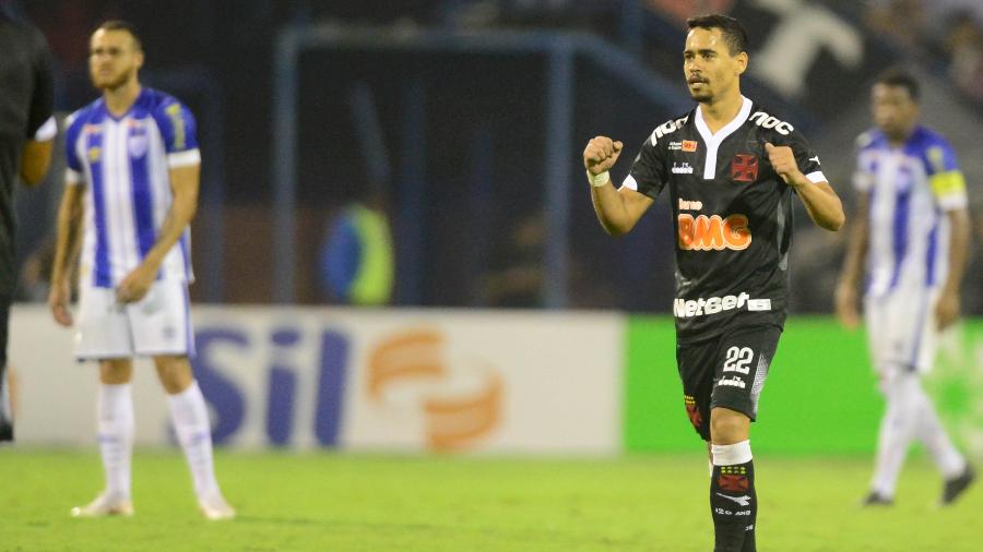 Yago Pikachu comemora gol do Vasco que marcou sobre o Avaí pela Copa do Brasil - EDUARDO VALENTE/FRAMEPHOTO/ESTADÃO CONTEÚDO