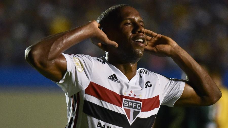 Toró marca pelo São Paulo e comemora seu primeiro gol como profissional - Andre Borges/AGIF