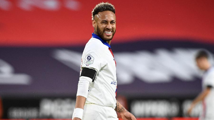 Neymar voltou a campo pelo PSG de contrato renovado, em partida contra o Rennes (empate por 1 a 1) - FRED TANNEAU / AFP