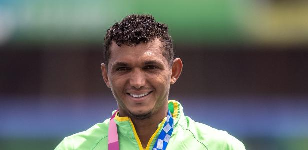 Isaquias Queiroz: 'Se não fosse canoísta, seria jogador de futebol' - Vimarsana News