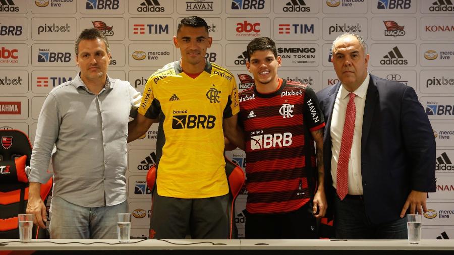 Spindel, diretor de futebol do Flamengo, Santos, Ayrton Lucas e Marcos Braz, vice-presidente de Futebol - Gilvan de Souza / Flamengo
