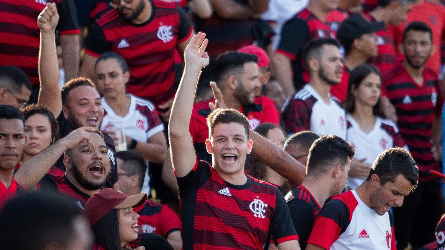 Torcida do Flamengo comparece em bom número para a partida diante do Altos, no Piauí - Aldo Carvalho/AGIF