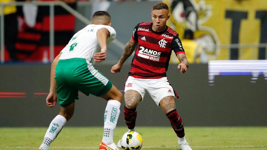 Everton Cebolinha estreou com a camisa do Flamengo na partida contra o Juventude, válida pelo Campeonato Brasileiro - FRANCISCO STUCKERT/FOTOARENA/FOTOARENA/ESTADÃO CONTEÚDO