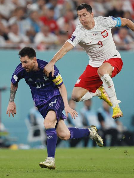 Messi é marcado por Lewandowski na partida entre Polônia e Argentina - Richard Sellers/Getty Images