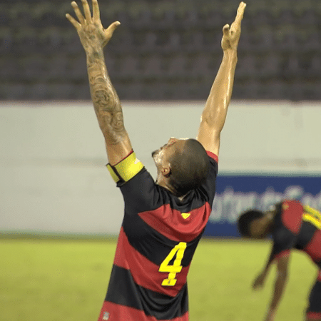 Jogador do Sport comemora classificação sobre o Cruzeiro na Copinha - Reprodução/Sportv