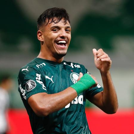 Gabriel Menino, do Palmeiras, em jogo contra o Libertad, pela Libertadores 2020