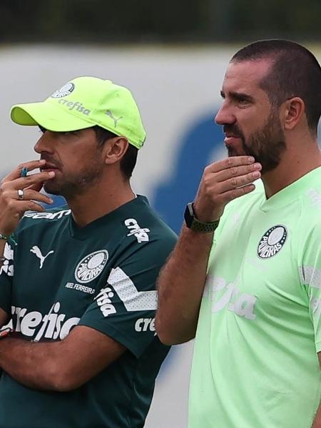 Técnico Abel Ferreira e o auxiliar João Martins durante treino do Palmeiras - Cesar Greco/Palmeiras