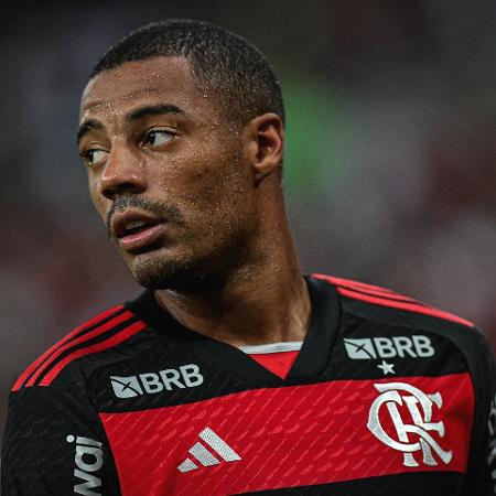 De La Cruz em ação durante Flamengo x São Paulo, duelo do Campeonato Brasileiro - Thiago Ribeiro/AGIF