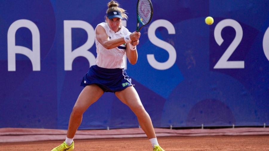 Bia Haddad durante a primeira rodada dos Jogos Olímpicos de Paris