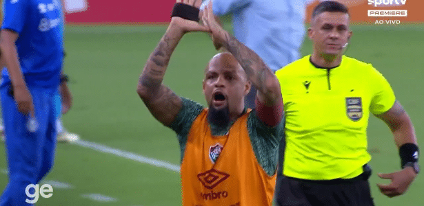 Árbitro relata ofensas de Felipe Melo e Mário Bittencourt durante jogo.