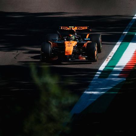 Lando Norris, da McLaren, durante os treinos livres em Imola Lando Norris, da McLaren, durante os treinos livres em Imola