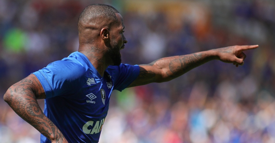 Time de Mano salta para 8ª colocação | Dedé volta a marcar, e Cruzeiro vence o Sport por 2 a 0 no Brasileirão