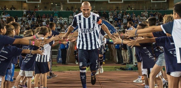 Pablo GuiÃ±azu em aÃ§Ã£o pelo Talleres, rival do SÃ£o Paulo na Libertadores