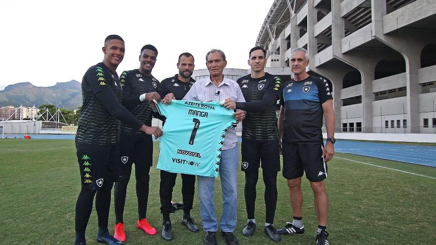 Manga com os goleiros do Botafogo durante a gravação do documentário para a ESPN Brasil - Divulgação/Botafogo